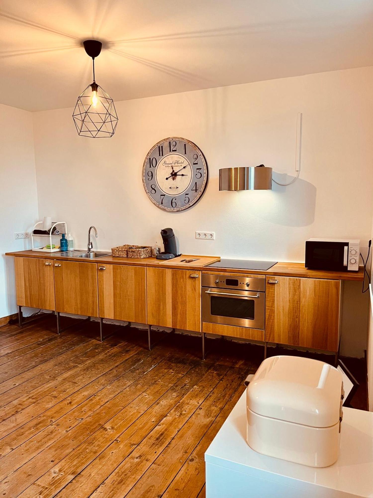 B E D & A G E D E S I G N -Extra Large- Wunderschoene Komplette Wohnung Mit Viel Platz & 4 Schlafzimmer B E D & A G E D E S I G N -Small- Wunderschoenes Zimmer Mit Bad Rechnungserstellung Fuer Geschaeftsreisende & Firmen Hunxe Exterior photo