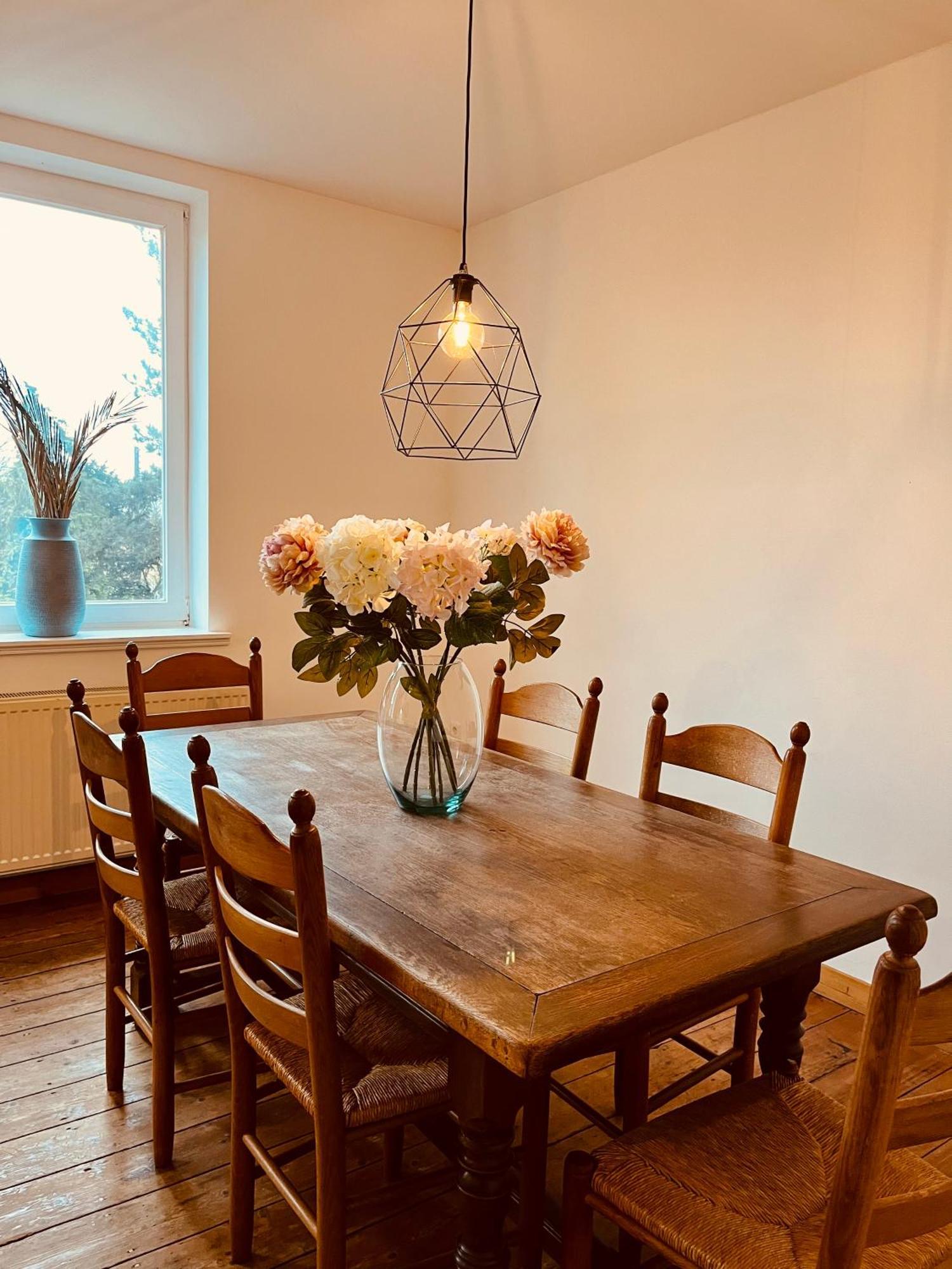 B E D & A G E D E S I G N -Extra Large- Wunderschoene Komplette Wohnung Mit Viel Platz & 4 Schlafzimmer B E D & A G E D E S I G N -Small- Wunderschoenes Zimmer Mit Bad Rechnungserstellung Fuer Geschaeftsreisende & Firmen Hunxe Exterior photo